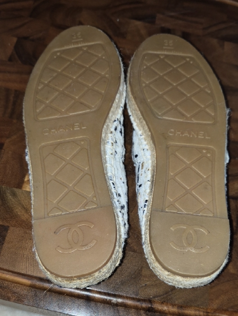 CHANEL Black and White Tweed Espadrille Flats with CC Emblem - Picture 8 of 11